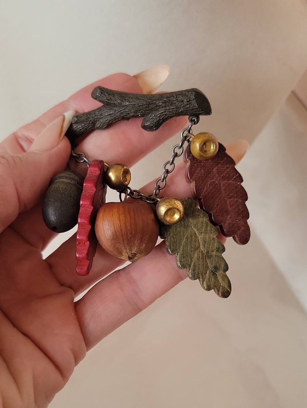 Vintage 1940s Branch With Leaves And Acorns Brooch Pin - Picture 8 of 8